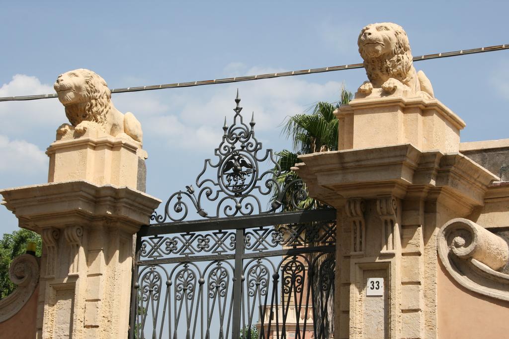 Dei Leoni * Santa Tecla