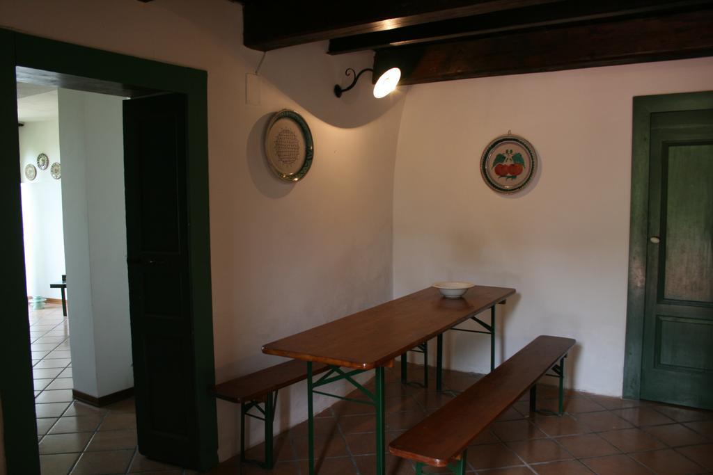 Dei Leoni Santa Tecla
